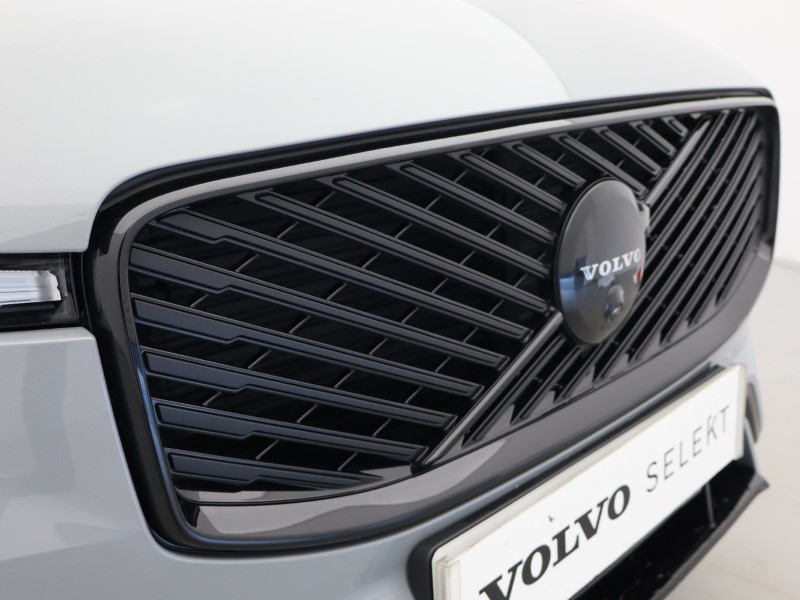 2025 (75) VOLVO XC60 2.0 B5P Plus Black Edition 5dr AWD Geartronic *VAT QUALIFYING* 5137769