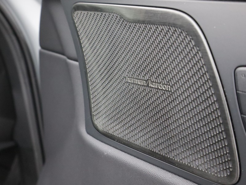 2025 (75) VOLVO XC60 2.0 B5P Plus Black Edition 5dr AWD Geartronic *VAT QUALIFYING* 5137786