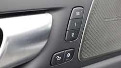 2025 (75) VOLVO XC60 2.0 B5P Plus Black Edition 5dr AWD Geartronic *VAT QUALIFYING* 5137798