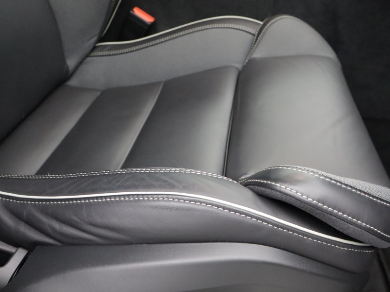 2025 (75) VOLVO XC60 2.0 B5P Plus Black Edition 5dr AWD Geartronic *VAT QUALIFYING* 5137792