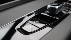 2025 (75) VOLVO XC60 2.0 B5P Plus Black Edition 5dr AWD Geartronic *VAT QUALIFYING* 5137818