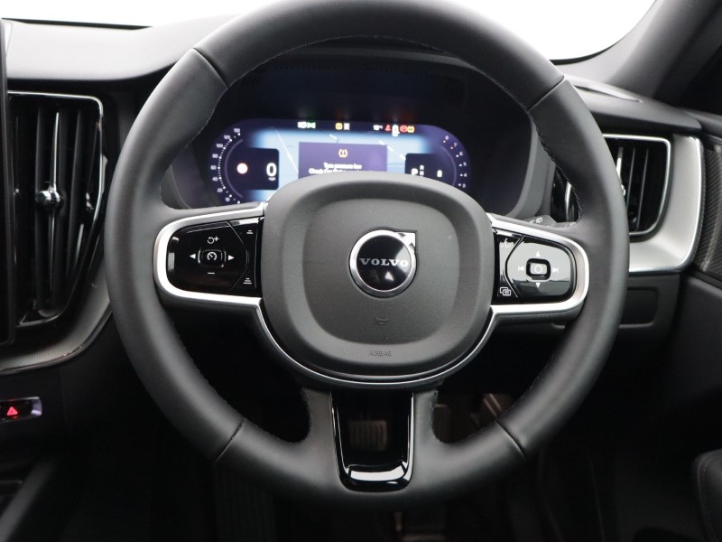 2025 (75) VOLVO XC60 2.0 B5P Plus Black Edition 5dr AWD Geartronic *VAT QUALIFYING* 5137806