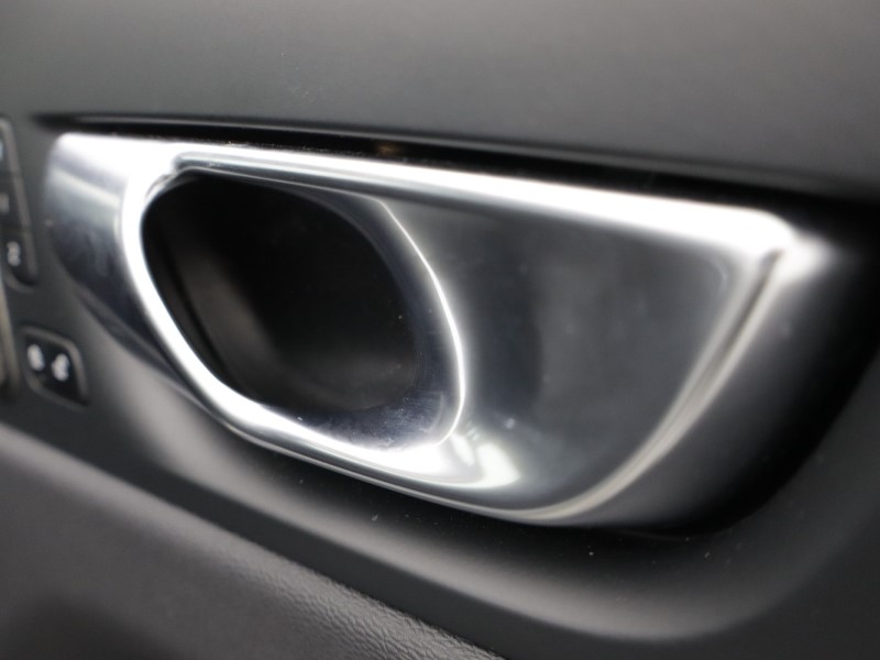 2025 (75) VOLVO XC60 2.0 B5P Plus Black Edition 5dr AWD Geartronic *VAT QUALIFYING* 5137788