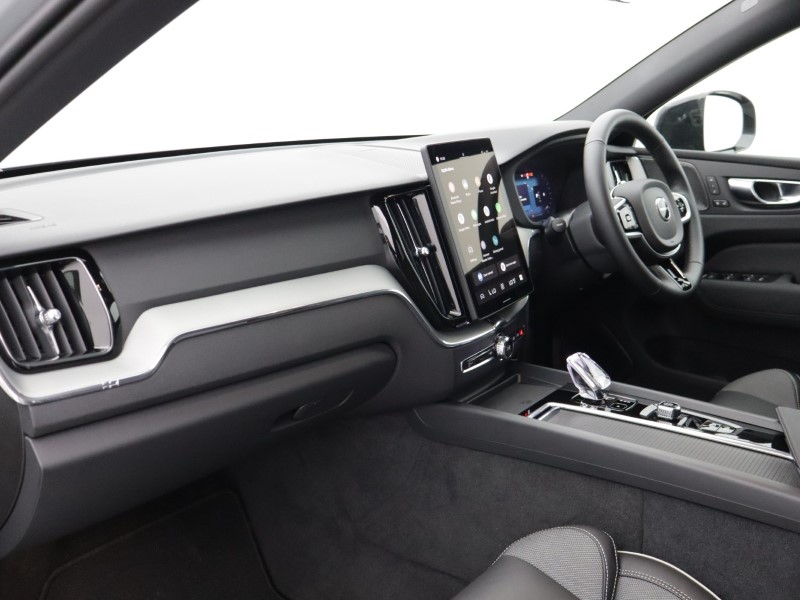 2025 (75) VOLVO XC60 2.0 B5P Plus Black Edition 5dr AWD Geartronic *VAT QUALIFYING* 5137796