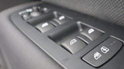 2025 (75) VOLVO XC60 2.0 B5P Plus Black Edition 5dr AWD Geartronic *VAT QUALIFYING* 5137787