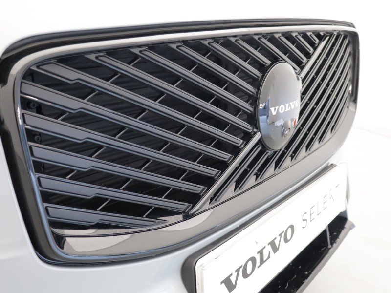 2025 (75) VOLVO XC60 2.0 B5P Plus Black Edition 5dr AWD Geartronic *VAT QUALIFYING* 5137768