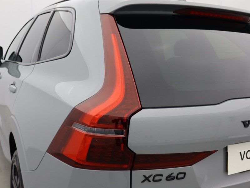 2025 (75) VOLVO XC60 2.0 B5P Plus Black Edition 5dr AWD Geartronic *VAT QUALIFYING* 5137775