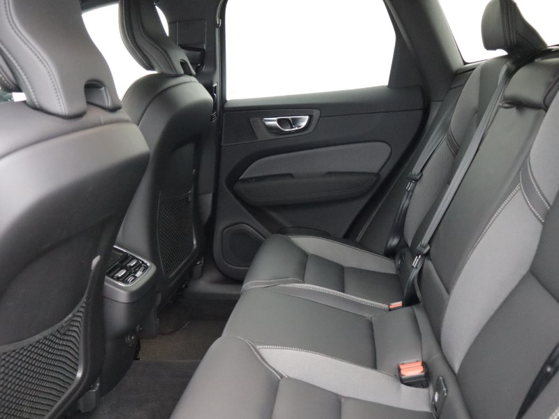 2025 (75) VOLVO XC60 2.0 B5P Plus Black Edition 5dr AWD Geartronic *VAT QUALIFYING* 5137784