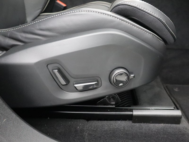 2025 (75) VOLVO XC60 2.0 B5P Plus Black Edition 5dr AWD Geartronic *VAT QUALIFYING* 5137791