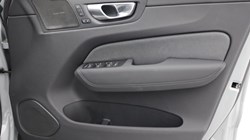 2025 (75) VOLVO XC60 2.0 B5P Plus Black Edition 5dr AWD Geartronic *VAT QUALIFYING* 5137785