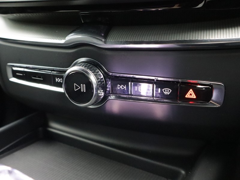 2025 (75) VOLVO XC60 2.0 B5P Plus Black Edition 5dr AWD Geartronic *VAT QUALIFYING* 5137816