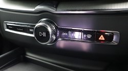 2025 (75) VOLVO XC60 2.0 B5P Plus Black Edition 5dr AWD Geartronic *VAT QUALIFYING* 5137816