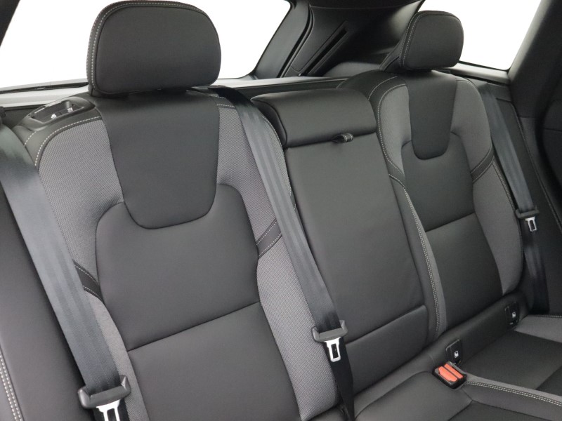 2025 (75) VOLVO XC60 2.0 B5P Plus Black Edition 5dr AWD Geartronic *VAT QUALIFYING* 5141241