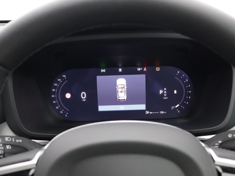 2025 (75) VOLVO XC60 2.0 B5P Plus Black Edition 5dr AWD Geartronic *VAT QUALIFYING* 5141250