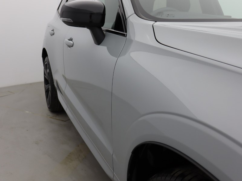 2025 (75) VOLVO XC60 2.0 B5P Plus Black Edition 5dr AWD Geartronic *VAT QUALIFYING* 5141212