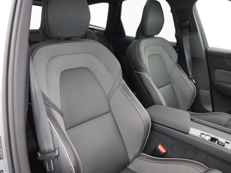 2025 (75) VOLVO XC60 2.0 B5P Plus Black Edition 5dr AWD Geartronic *VAT QUALIFYING* 5141235