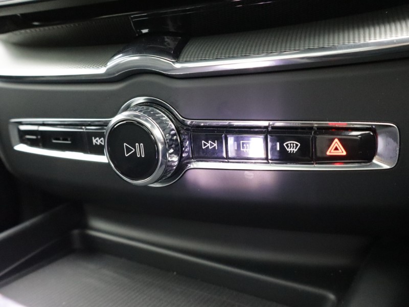 2025 (75) VOLVO XC60 2.0 B5P Plus Black Edition 5dr AWD Geartronic *VAT QUALIFYING* 5141257