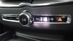 2025 (75) VOLVO XC60 2.0 B5P Plus Black Edition 5dr AWD Geartronic *VAT QUALIFYING* 5141257