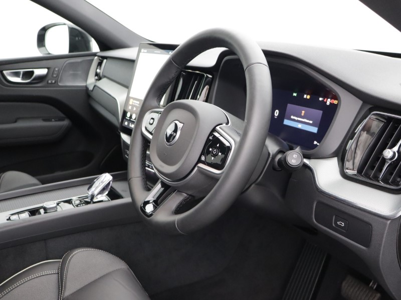 2025 (75) VOLVO XC60 2.0 B5P Plus Black Edition 5dr AWD Geartronic *VAT QUALIFYING* 5141232