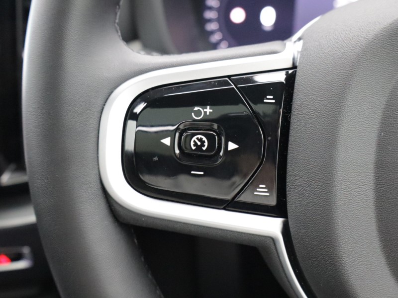 2025 (75) VOLVO XC60 2.0 B5P Plus Black Edition 5dr AWD Geartronic *VAT QUALIFYING* 5141248