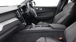 2025 (75) VOLVO XC60 2.0 B5P Plus Black Edition 5dr AWD Geartronic *VAT QUALIFYING* 5141221