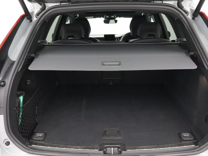 2025 (75) VOLVO XC60 2.0 B5P Plus Black Edition 5dr AWD Geartronic *VAT QUALIFYING* 5141216