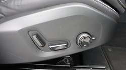 2025 (75) VOLVO XC60 2.0 B5P Plus Black Edition 5dr AWD Geartronic *VAT QUALIFYING* 5141233