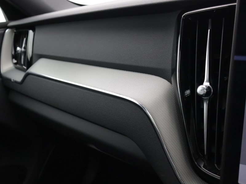 2025 (75) VOLVO XC60 2.0 B5P Plus Black Edition 5dr AWD Geartronic *VAT QUALIFYING* 5141260