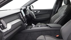 2025 (75) VOLVO XC60 2.0 B5P Plus Black Edition 5dr AWD Geartronic *VAT QUALIFYING* 5141223