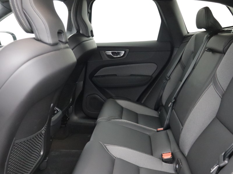 2025 (75) VOLVO XC60 2.0 B5P Plus Black Edition 5dr AWD Geartronic *VAT QUALIFYING* 5141222