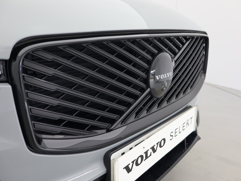 2025 (75) VOLVO XC60 2.0 B5P Plus Black Edition 5dr AWD Geartronic *VAT QUALIFYING* 5141208