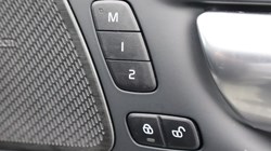 2025 (75) VOLVO XC60 2.0 B5P Plus Black Edition 5dr AWD Geartronic *VAT QUALIFYING* 5143104