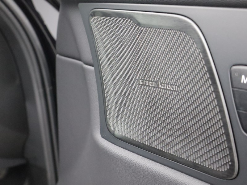 2025 (75) VOLVO XC60 2.0 B5P Plus Black Edition 5dr AWD Geartronic *VAT QUALIFYING* 5143105