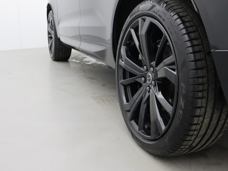 2025 (75) VOLVO XC60 2.0 B5P Plus Black Edition 5dr AWD Geartronic *VAT QUALIFYING* 5143097