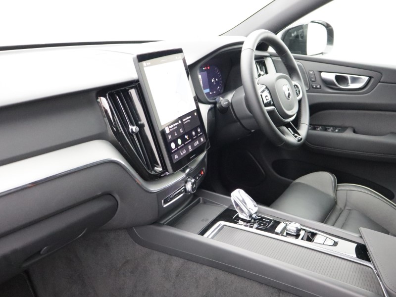 2025 (75) VOLVO XC60 2.0 B5P Plus Black Edition 5dr AWD Geartronic *VAT QUALIFYING* 5143113