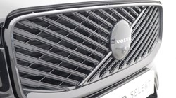 2025 (75) VOLVO XC60 2.0 B5P Plus Black Edition 5dr AWD Geartronic *VAT QUALIFYING* 5143081