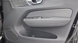 2025 (75) VOLVO XC60 2.0 B5P Plus Black Edition 5dr AWD Geartronic *VAT QUALIFYING* 5143100