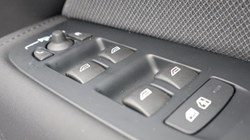 2025 (75) VOLVO XC60 2.0 B5P Plus Black Edition 5dr AWD Geartronic *VAT QUALIFYING* 5143102