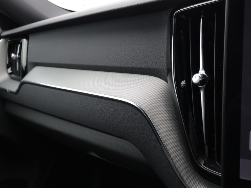 2025 (75) VOLVO XC60 2.0 B5P Plus Black Edition 5dr AWD Geartronic *VAT QUALIFYING* 5143133