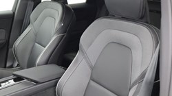 2025 (75) VOLVO XC60 2.0 B5P Plus Black Edition 5dr AWD Geartronic *VAT QUALIFYING* 5143111