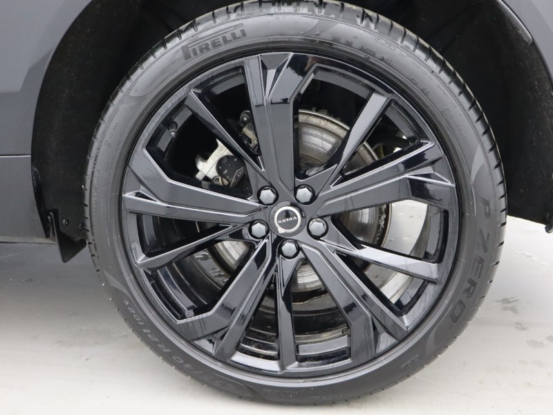 2025 (75) VOLVO XC60 2.0 B5P Plus Black Edition 5dr AWD Geartronic *VAT QUALIFYING* 5143096