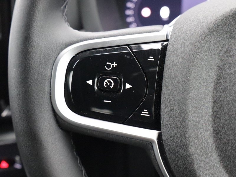 2025 (75) VOLVO XC60 2.0 B5P Plus Black Edition 5dr AWD Geartronic *VAT QUALIFYING* 5143121