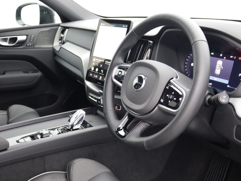 2025 (75) VOLVO XC60 2.0 B5P Plus Black Edition 5dr AWD Geartronic *VAT QUALIFYING* 5143110