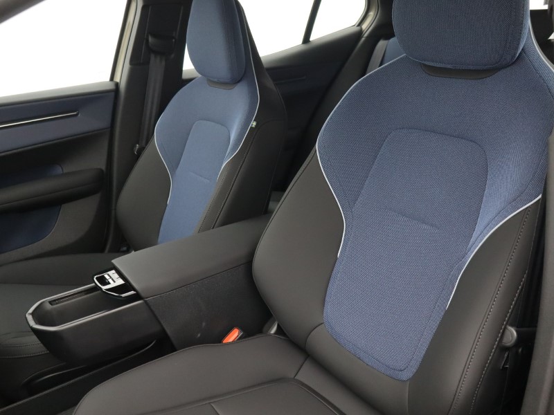 2025 (75) VOLVO EX30 315kW Twin Motor Performance Plus 69kWh 5dr Auto 5238452