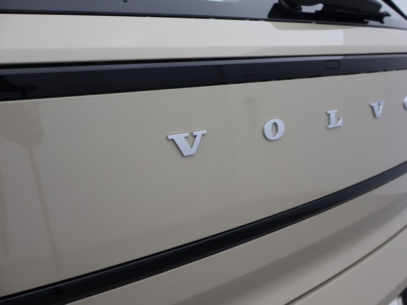 2025 (75) VOLVO EX30 315kW Twin Motor Performance Plus 69kWh 5dr Auto 5238438