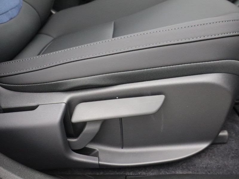 2025 (75) VOLVO EX30 315kW Twin Motor Performance Plus 69kWh 5dr Auto 5238448