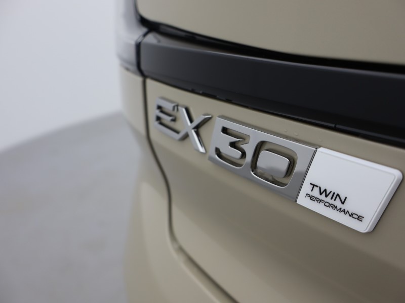 2025 (75) VOLVO EX30 315kW Twin Motor Performance Plus 69kWh 5dr Auto 5238439