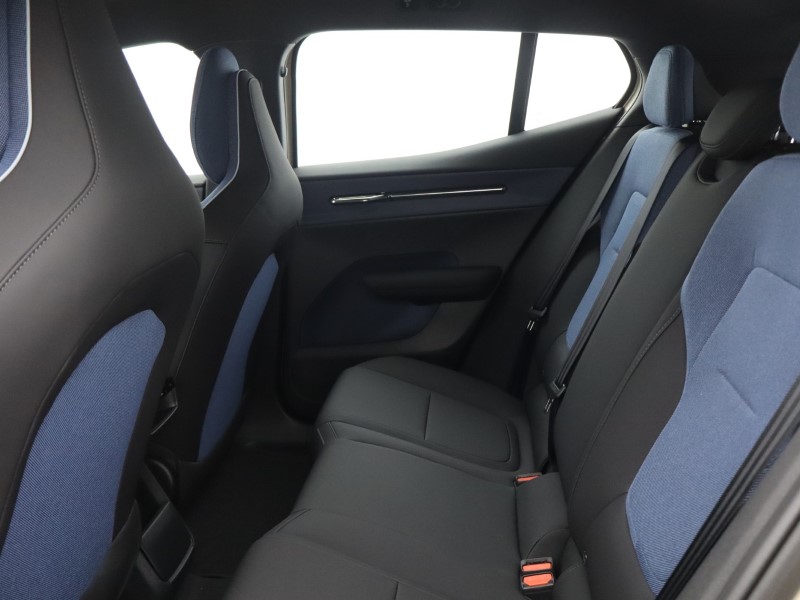 2025 (75) VOLVO EX30 315kW Twin Motor Performance Plus 69kWh 5dr Auto 5238444