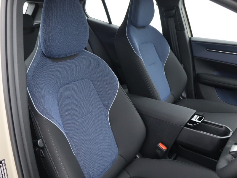 2025 (75) VOLVO EX30 315kW Twin Motor Performance Plus 69kWh 5dr Auto 5238450