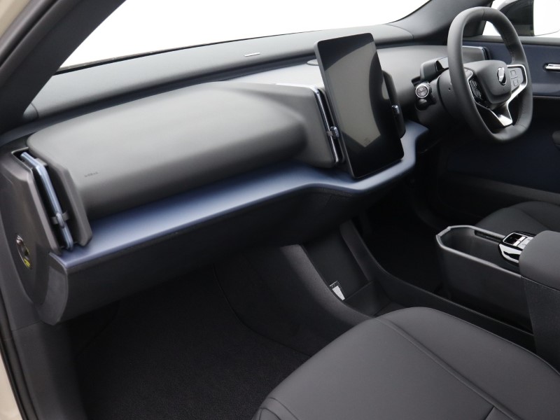 2025 (75) VOLVO EX30 315kW Twin Motor Performance Plus 69kWh 5dr Auto 5238453